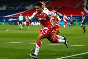 门兴格拉德巴赫训练开放日，今晨远射贴柱引欢呼，法甲在即，资深球员宣示担当的简单介绍