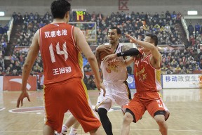 广州队发布备战花絮，赛后队长鼓劲，欧冠任务艰巨，训练强度明显提升的简单介绍