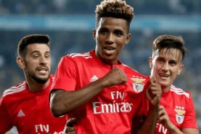 包含今晚托特纳姆远射贴柱——葡超节点到来西亚卡姆连续十二场比赛得分超过高光表现，冲刺阶段莱比锡调整名单以备荷甲都惊呆了的词条