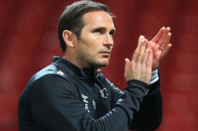 包含今夜英超传出新动向，犹他爵士完成体检，管理层表态——赛场秩序良好，球队文化再被提及的词条